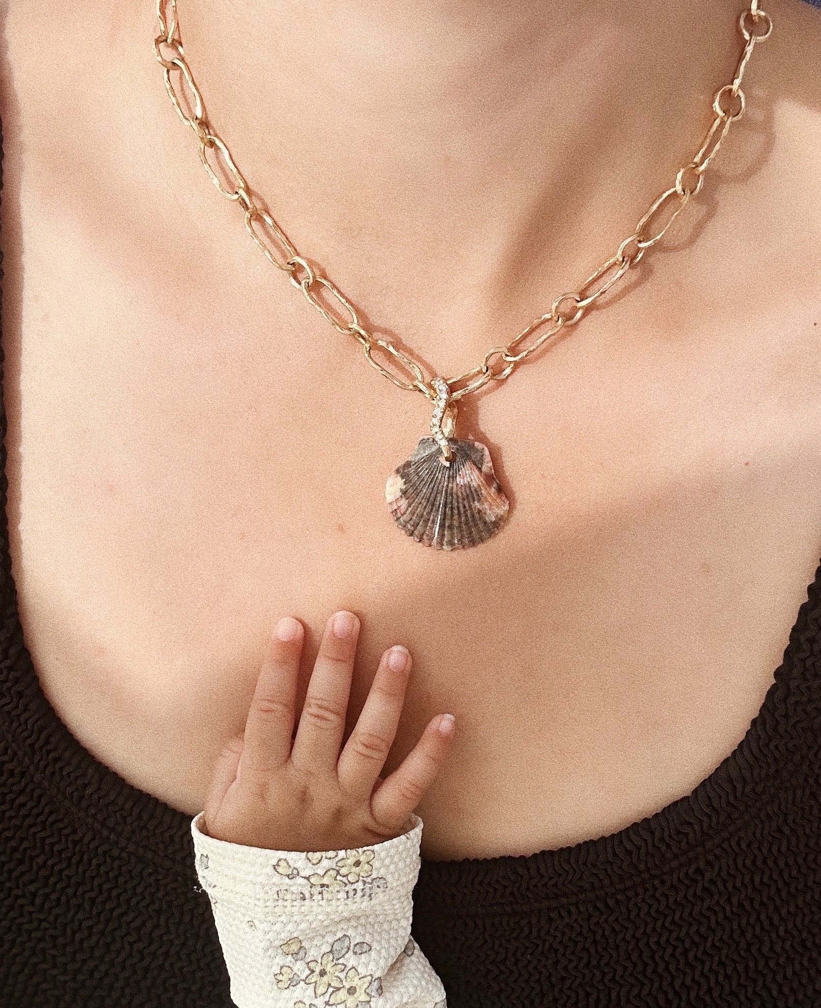 Kaja Erika Jorgensen 18k yellow gold Tahiti Shell Pendant