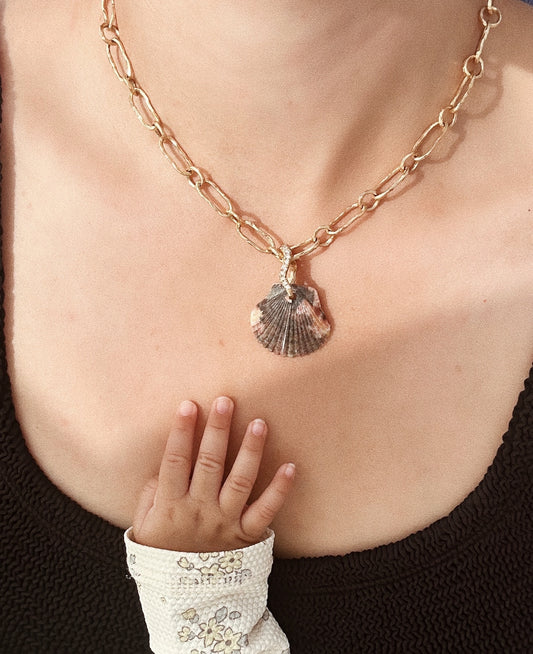 Kaja Erika Jorgensen 18k yellow gold Tahiti Shell Pendant