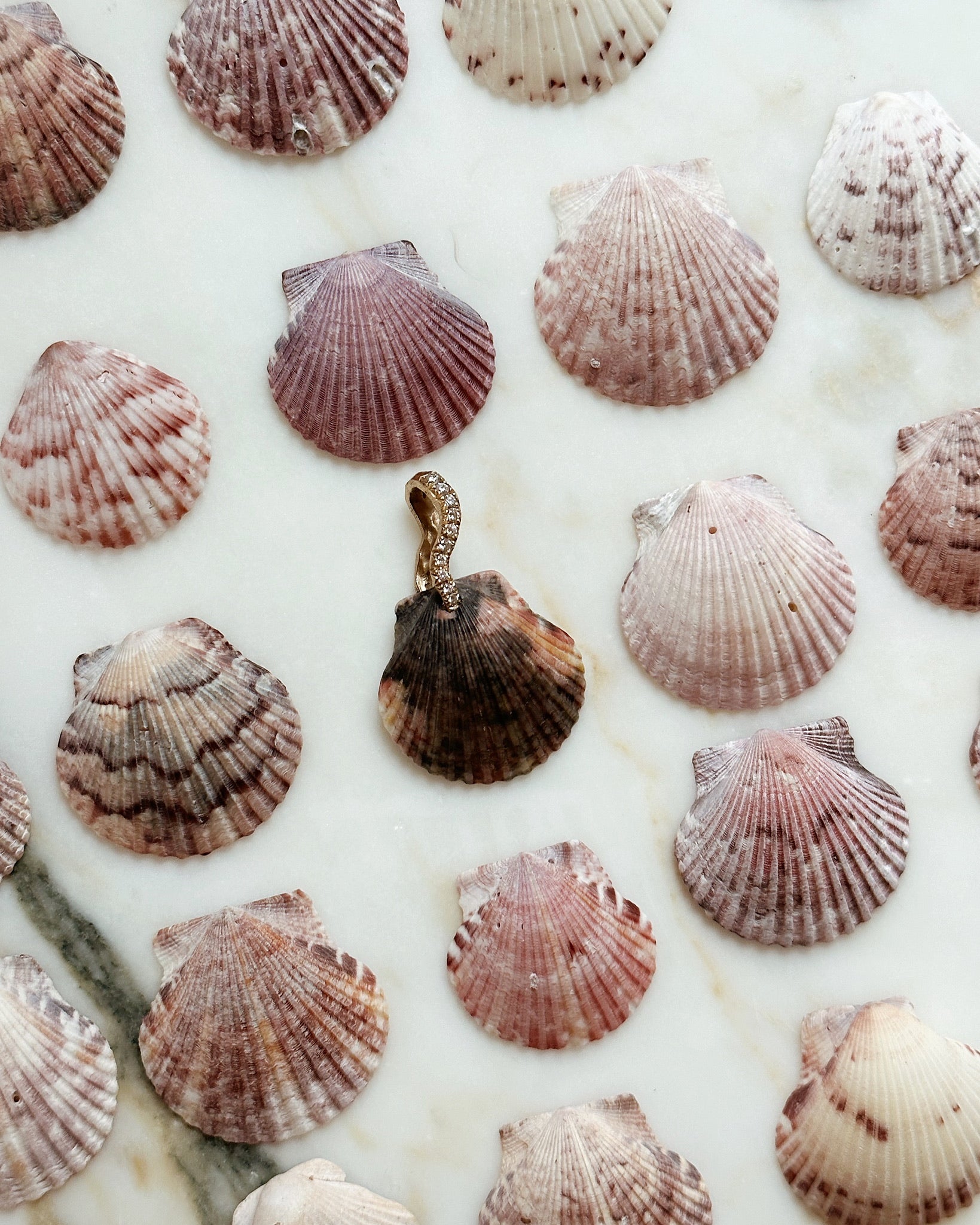 Kaja Erika Jorgensen 18k yellow gold Tahiti Shell Pendant