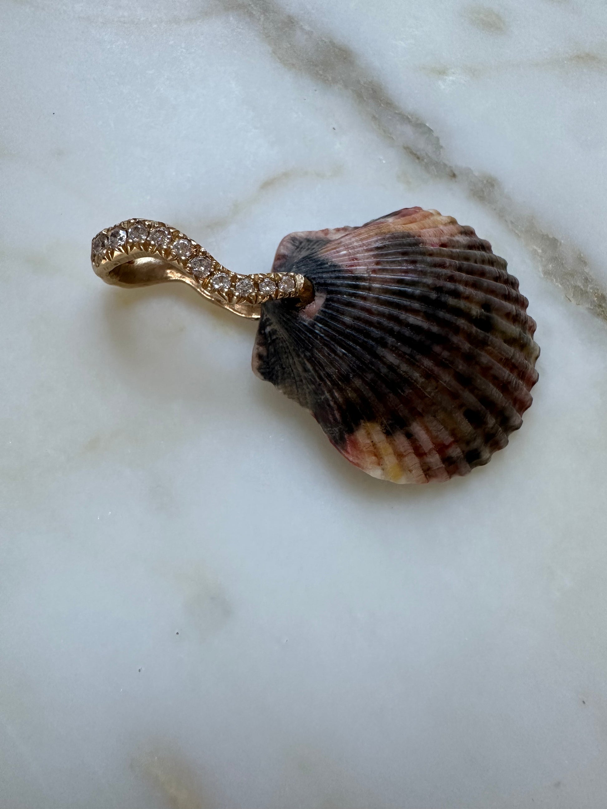 Kaja Erika Jorgensen Tahiti Shell Pendant 18k yellow gold