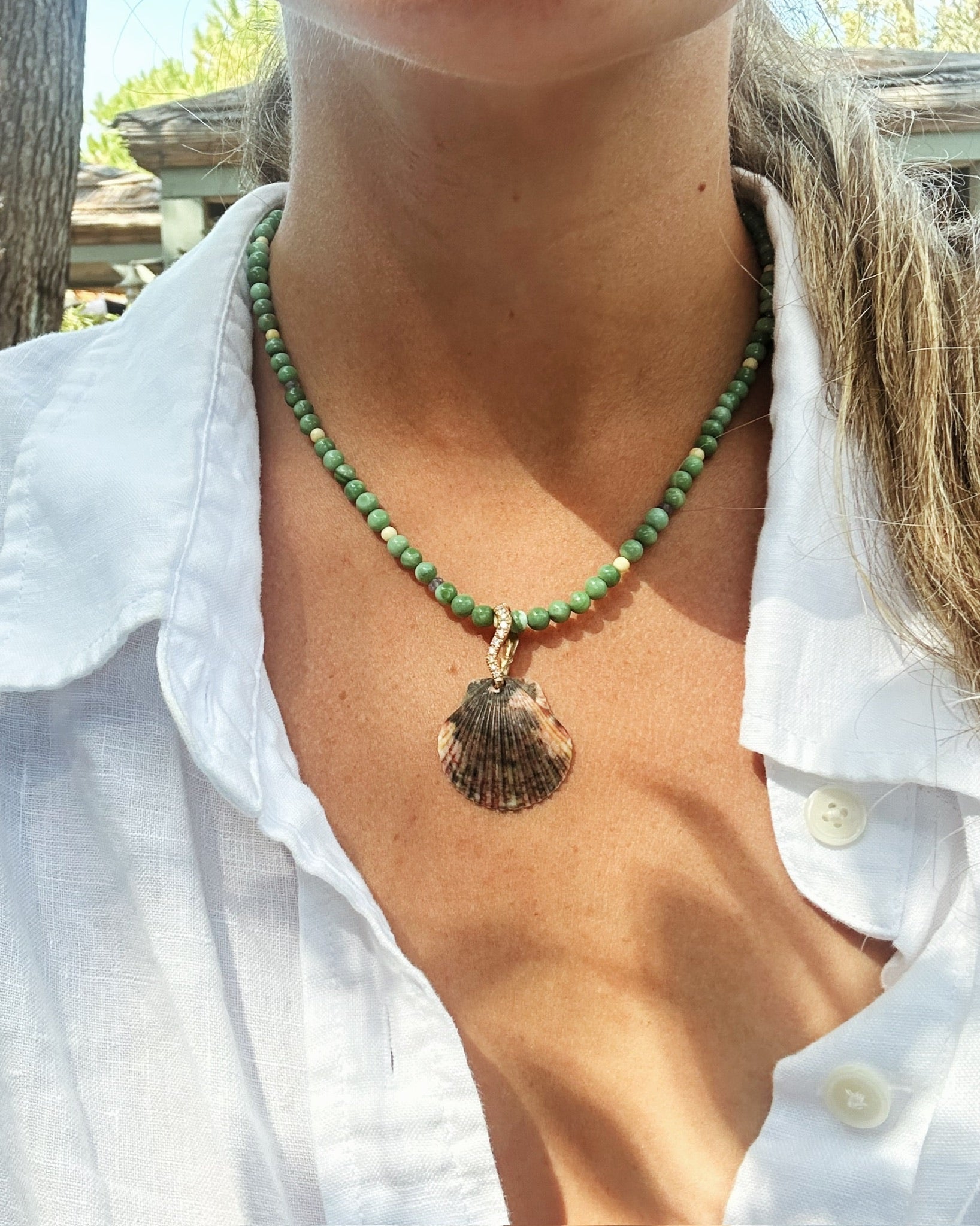 Kaja Erika Jorgensen 18k yellow gold Tahiti Shell Pendant