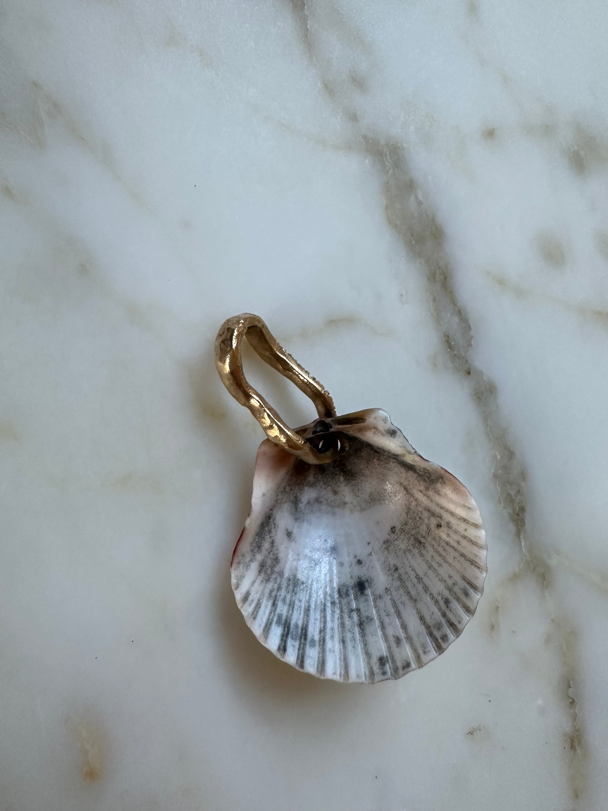 Kaja Erika Jorgensen Tahiti Shell Pendant 18k yellow gold