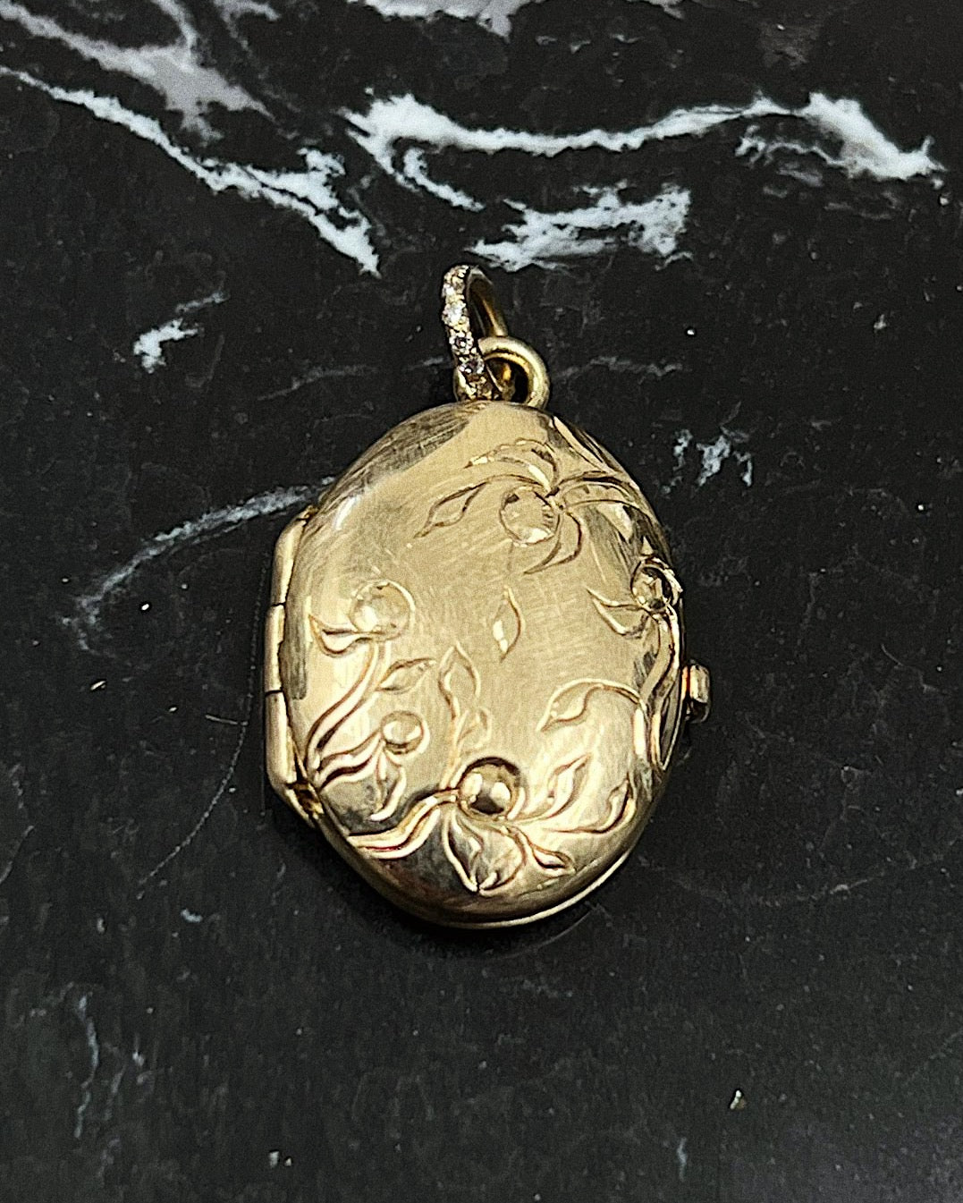 Kaja Erika Jorgensen 18k Aria Locket