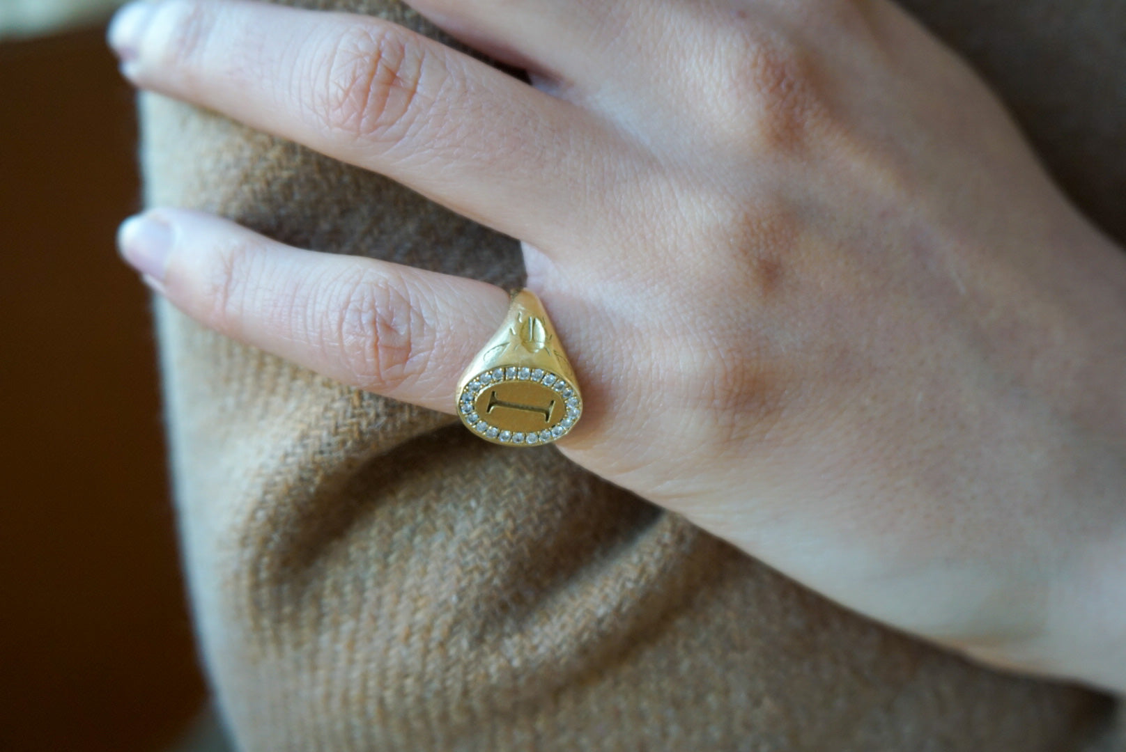 Kaja Erika Jorgensen 18k yellow gold Scarab Signet Ring - with Diamonds