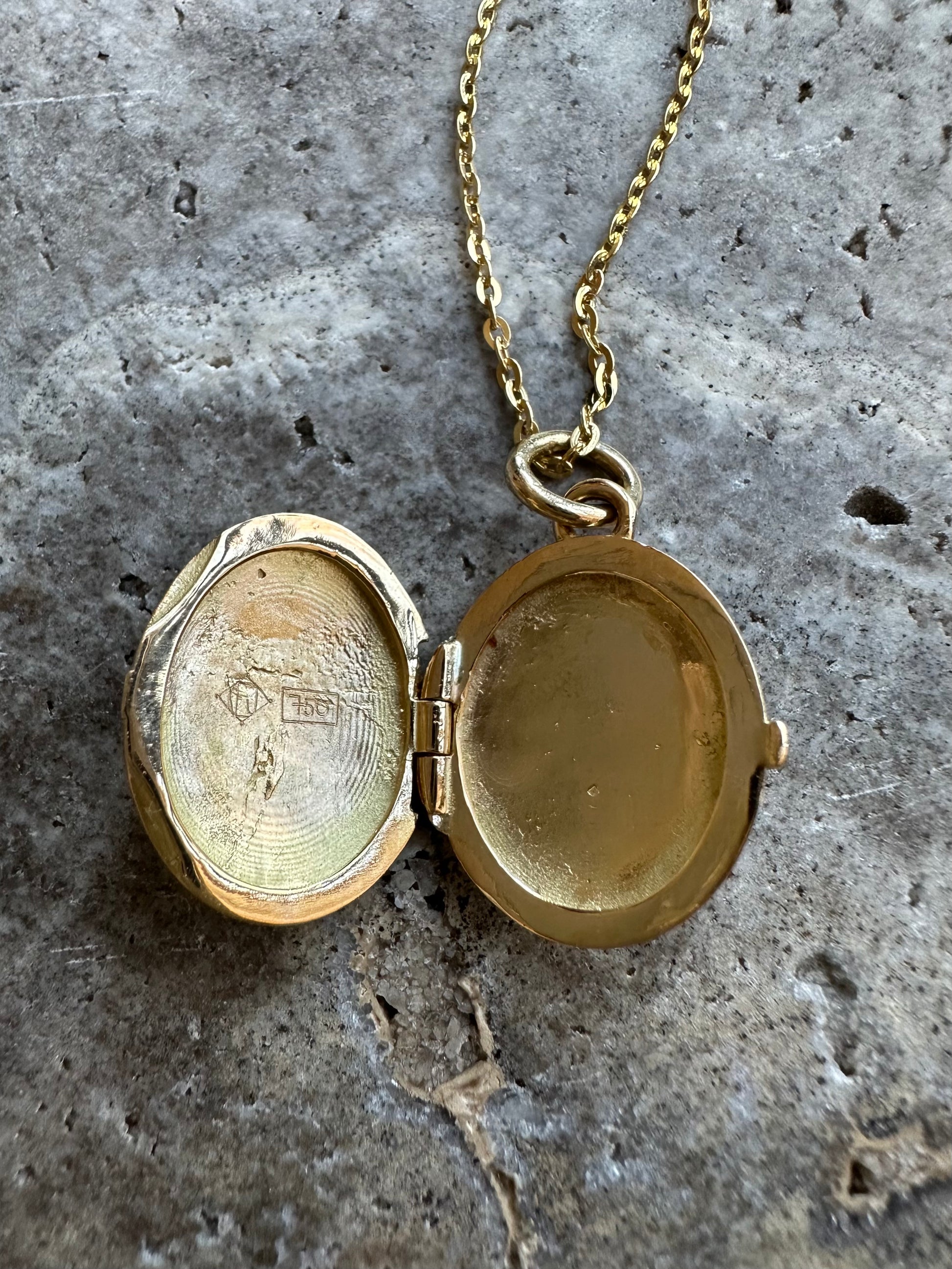 Kaja Erika Jorgensen 18k gold Aria locket, inside view