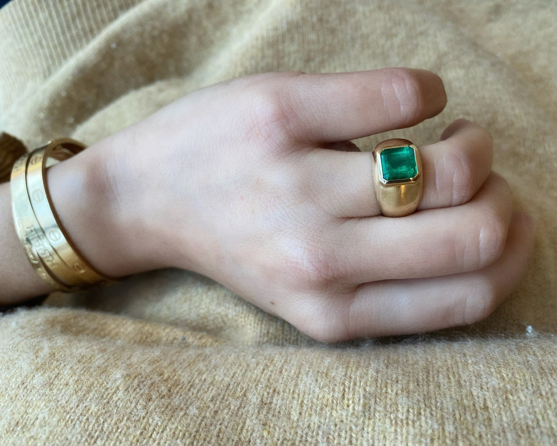 Kaja Erika Jorgensen, 18k gold Uno Ring with Emerald